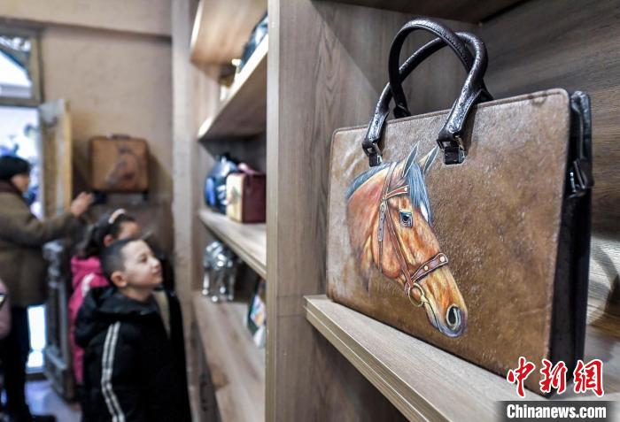 市民の人気を集める無形文化遺産文化クリエイティブ館 新疆・烏魯木斉 市民の人気を集める無形文化遺産文化クリエイティブ館 新疆・烏魯木斉