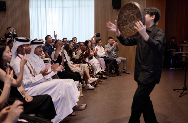 演奏者と観客の交流の様子（中国国際貿易促進会提供）